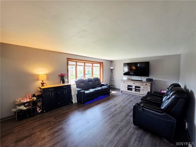 223 Collins Avenue, West Seneca, NY 14224