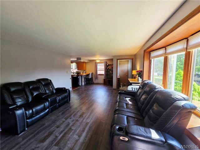 223 Collins Avenue, West Seneca, NY 14224