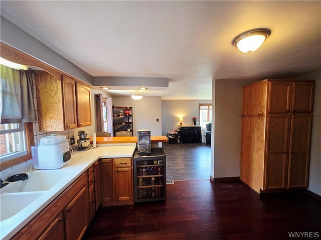 223 Collins Avenue, West Seneca, NY 14224