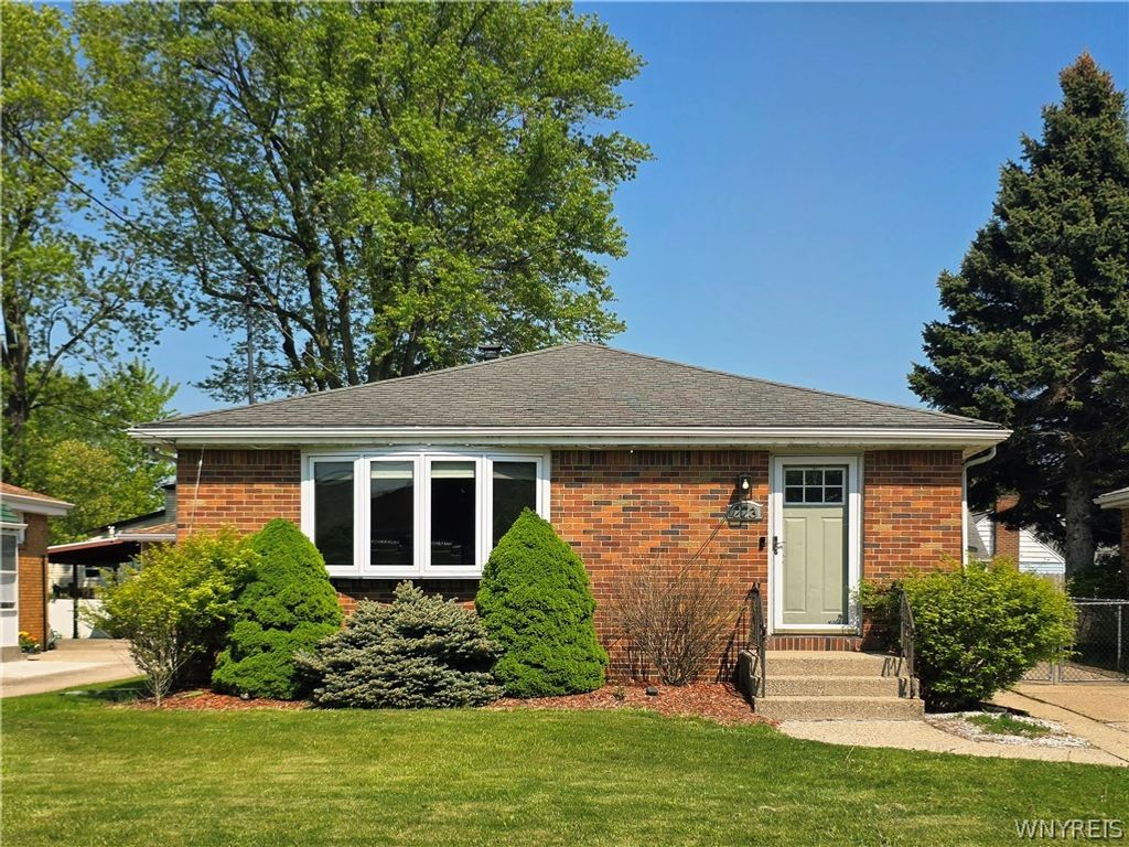 223 Collins Avenue, West Seneca, NY 14224