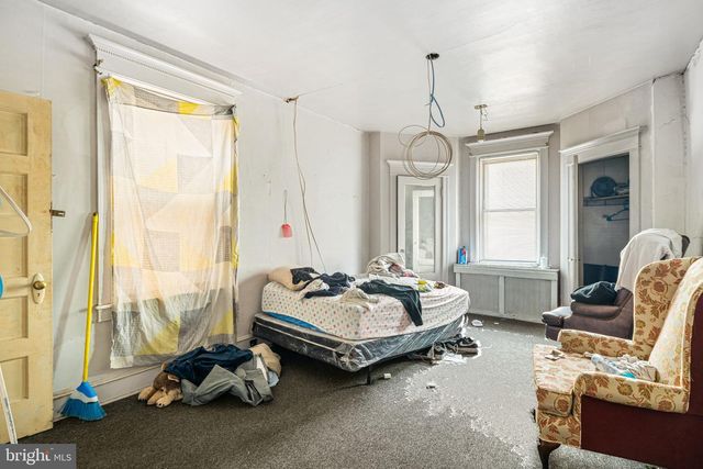 329 COBBS CREEK PKWY, Philadelphia, PA 19143