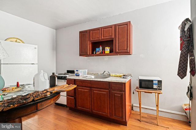 329 COBBS CREEK PKWY, Philadelphia, PA 19143
