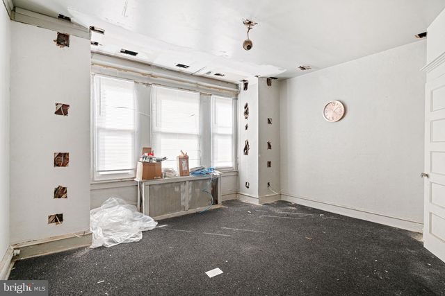 329 COBBS CREEK PKWY, Philadelphia, PA 19143