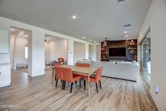 43607 N NATIONAL Court, New River, AZ 85087