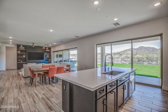 43607 N NATIONAL Court, New River, AZ 85087