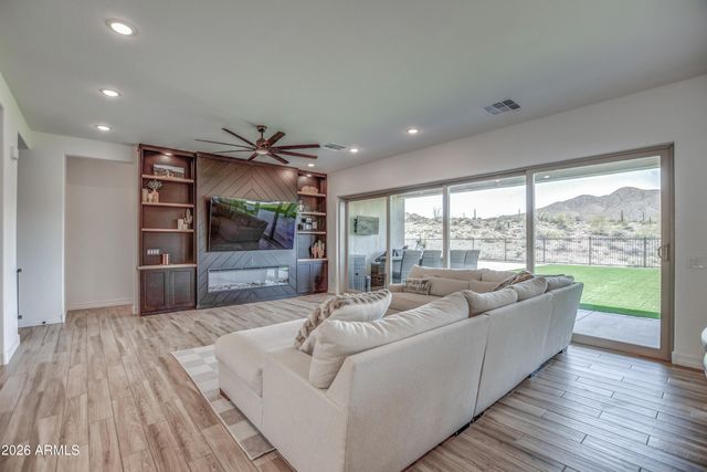 43607 N NATIONAL Court, New River, AZ 85087