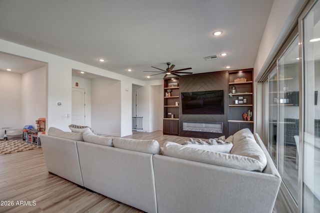 43607 N NATIONAL Court, New River, AZ 85087