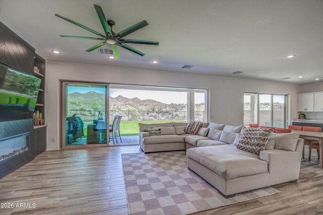 43607 N NATIONAL Court, New River, AZ 85087