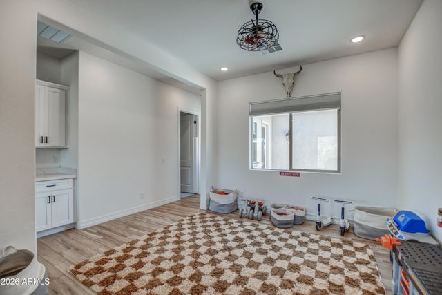 43607 N NATIONAL Court, New River, AZ 85087