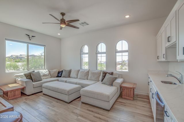 43607 N NATIONAL Court, New River, AZ 85087