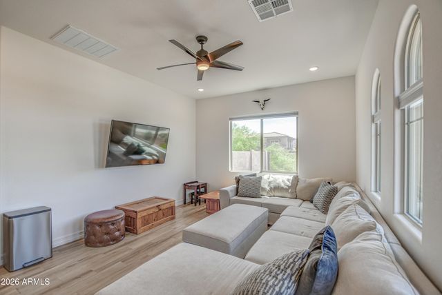 43607 N NATIONAL Court, New River, AZ 85087