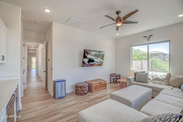 43607 N NATIONAL Court, New River, AZ 85087