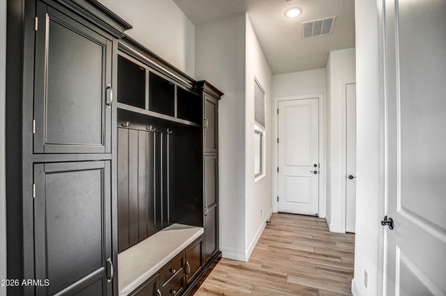 43607 N NATIONAL Court, New River, AZ 85087