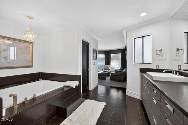 952 Peninsula Street, Ventura, CA 93001