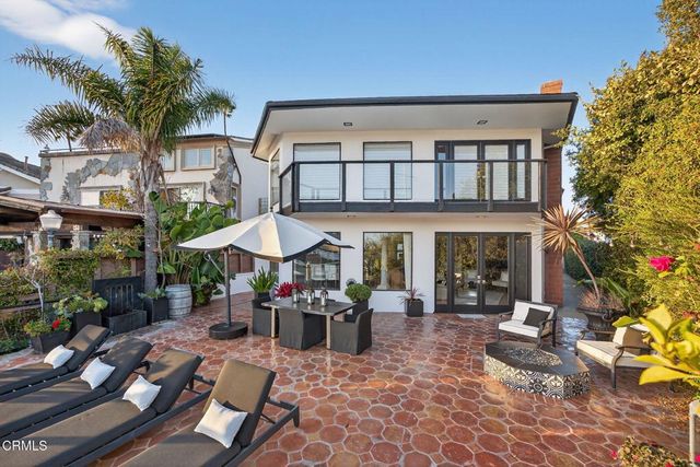 952 Peninsula Street, Ventura, CA 93001