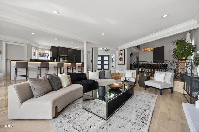 952 Peninsula Street, Ventura, CA 93001