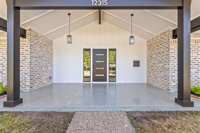 12315 Barryknoll Lane, Houston, TX 77024