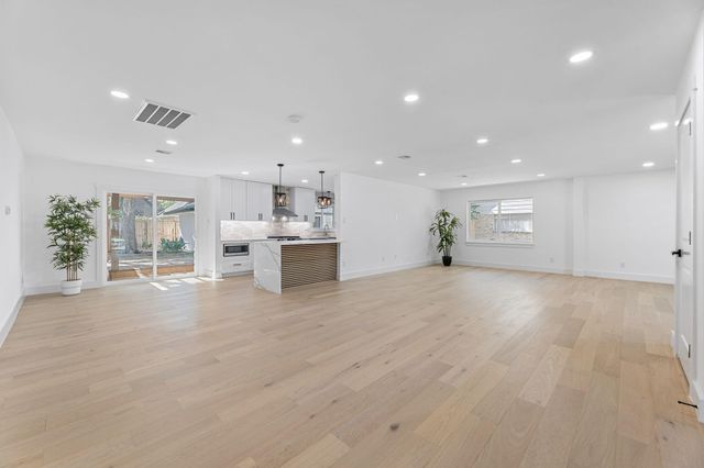 12315 Barryknoll Lane, Houston, TX 77024