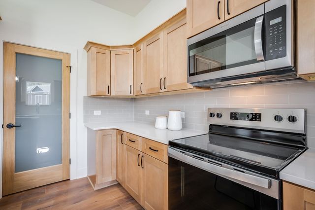 2825 E Mantane Ct, Wichita, KS 67219