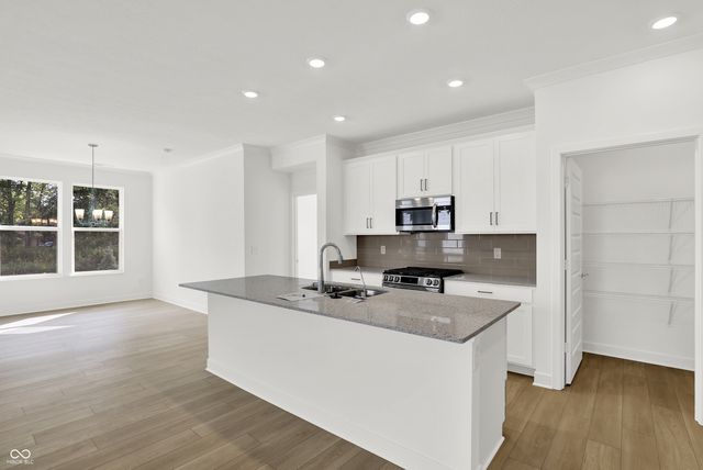 5279 Nettleton Way, Avon, IN 46123