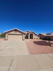 8646 W ROCKWOOD Drive, Peoria, AZ 85382