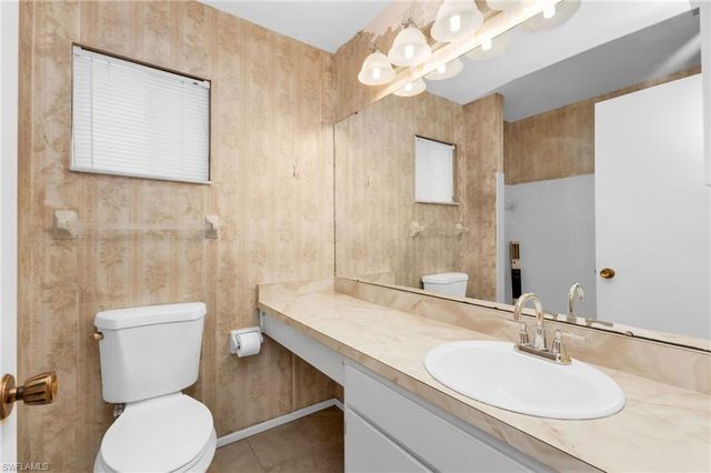 1361 Frizzell LN, Port Charlotte, FL 33948