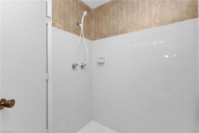 1361 Frizzell LN, Port Charlotte, FL 33948