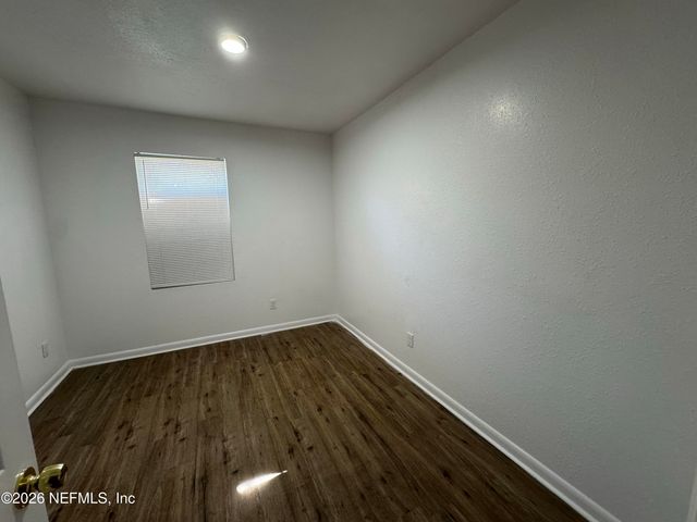 34 LA MAIN Court, Jacksonville, FL 32204