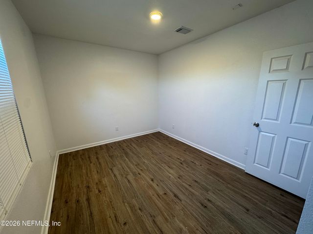 34 LA MAIN Court, Jacksonville, FL 32204