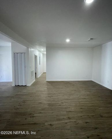 34 LA MAIN Court, Jacksonville, FL 32204