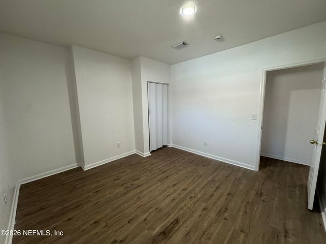 34 LA MAIN Court, Jacksonville, FL 32204