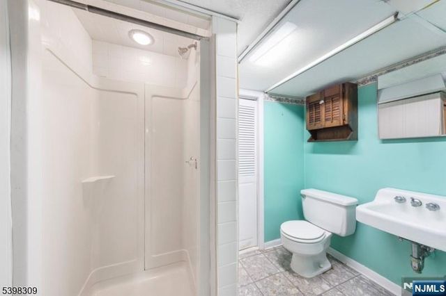 26 Edward Court, Clifton, NJ 07011