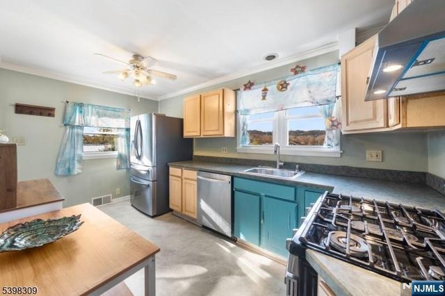 26 Edward Court, Clifton, NJ 07011