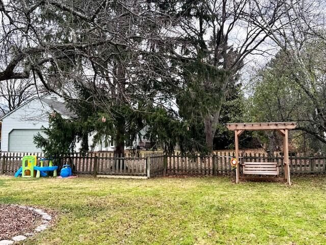 2746 Manor AVENUE, Mount Pleasant, WI 53406