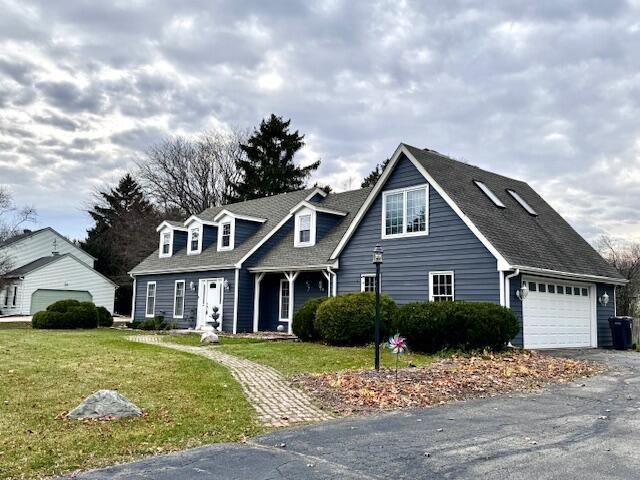 2746 Manor AVENUE, Mount Pleasant, WI 53406