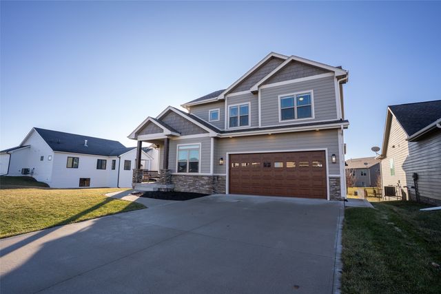 307 Aspen Drive NE, Bondurant, IA 50035