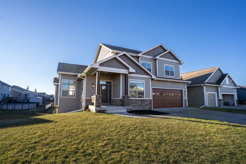 307 Aspen Drive NE, Bondurant, IA 50035