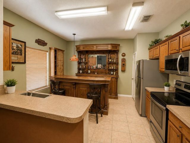 1333 KELLOGG DRIVE, Tavares, FL 32778