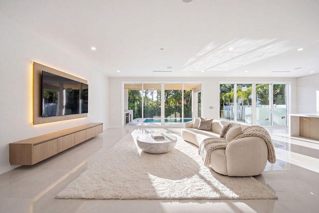 2611 Clematis Place, Fort Lauderdale, FL 33301