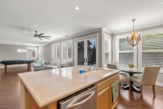 864 N Heartland Dr, Manteca, CA 95337