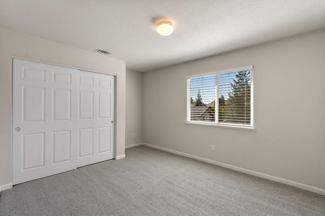 864 N Heartland Dr, Manteca, CA 95337