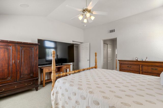 864 N Heartland Dr, Manteca, CA 95337