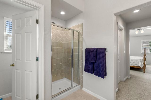 864 N Heartland Dr, Manteca, CA 95337