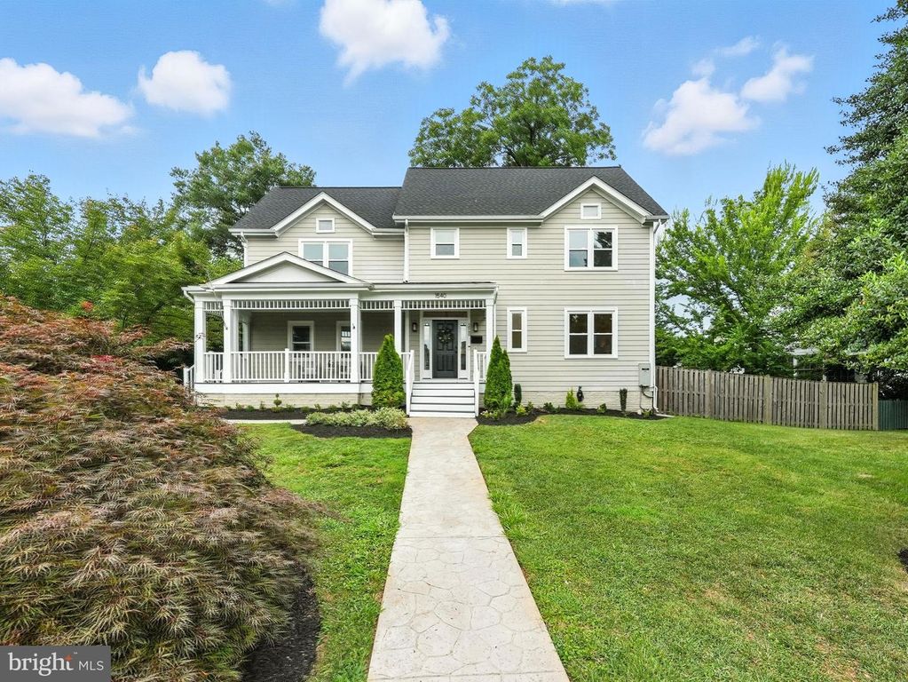 1540 N EDGEWOOD ST, Arlington, VA 22201