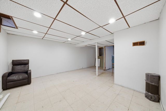 2064 LIONCREST Drive 2064, Richton Park, IL 60471