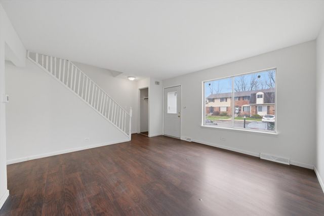 2064 LIONCREST Drive 2064, Richton Park, IL 60471