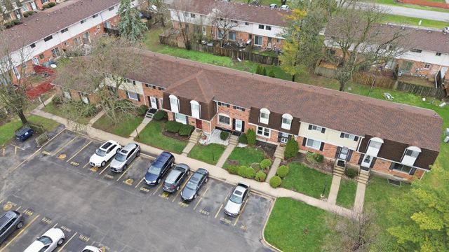 2064 LIONCREST Drive 2064, Richton Park, IL 60471