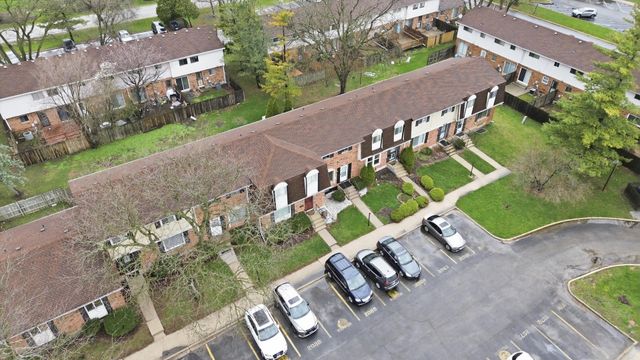 2064 LIONCREST Drive 2064, Richton Park, IL 60471