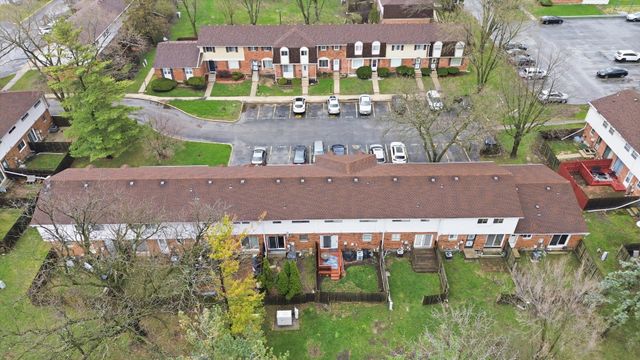 2064 LIONCREST Drive 2064, Richton Park, IL 60471