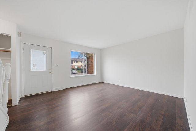 2064 LIONCREST Drive 2064, Richton Park, IL 60471